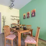 Bohemian City Home Near Centre