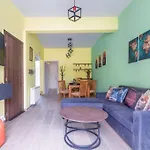 Bohemian City Home Near Centre